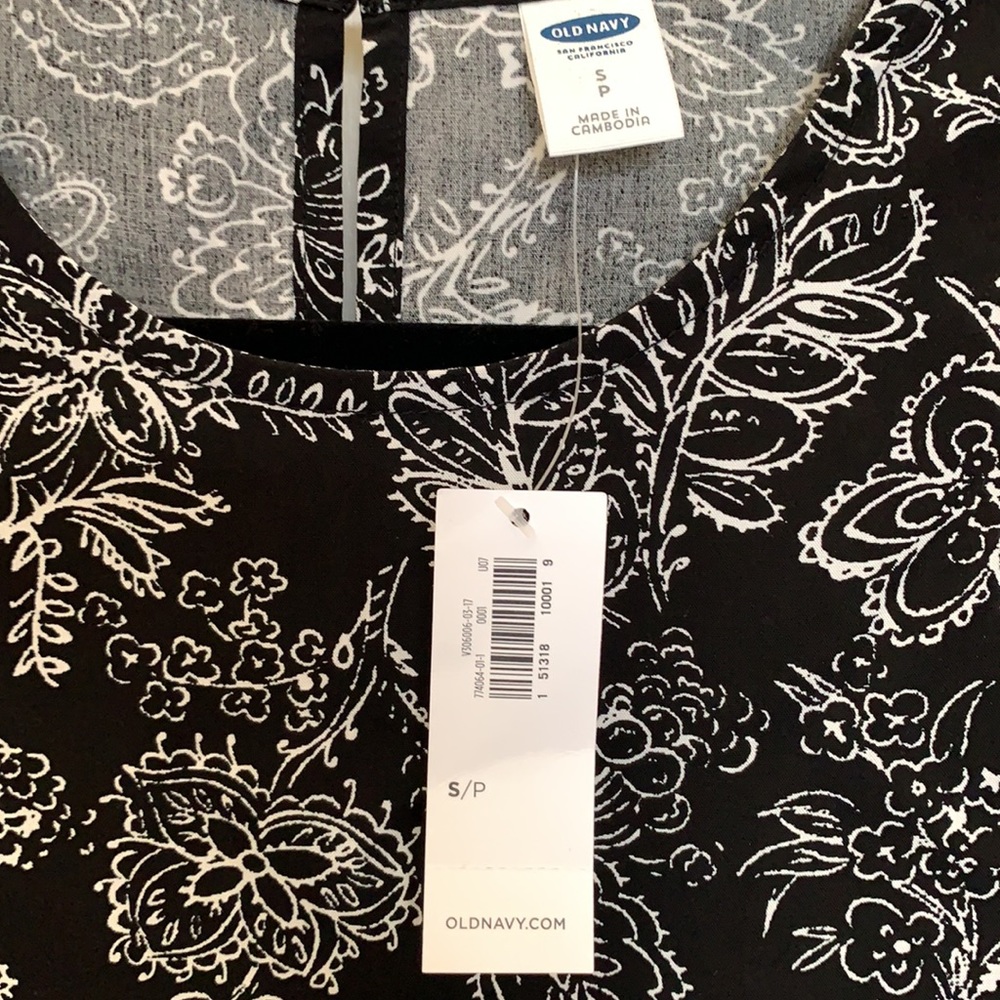 Old Navy Sleeveless Dress - Picture 3 of 5